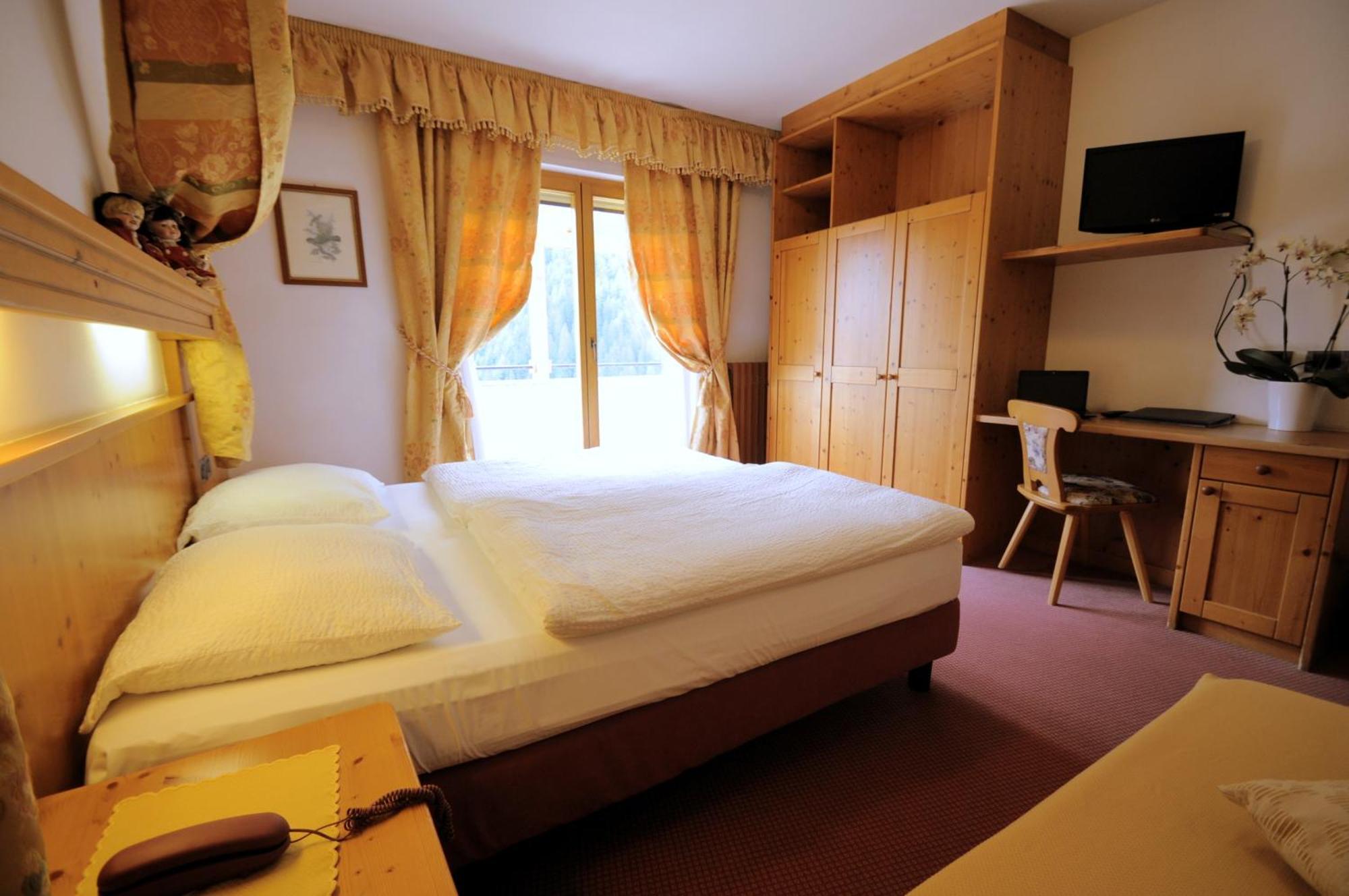 Hotel Al Forte Arabba Exteriör bild