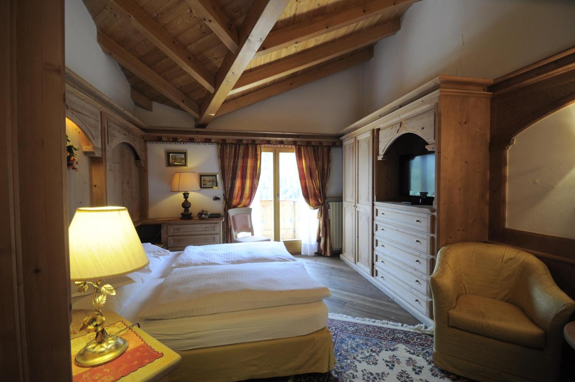 Hotel Al Forte Arabba Exteriör bild