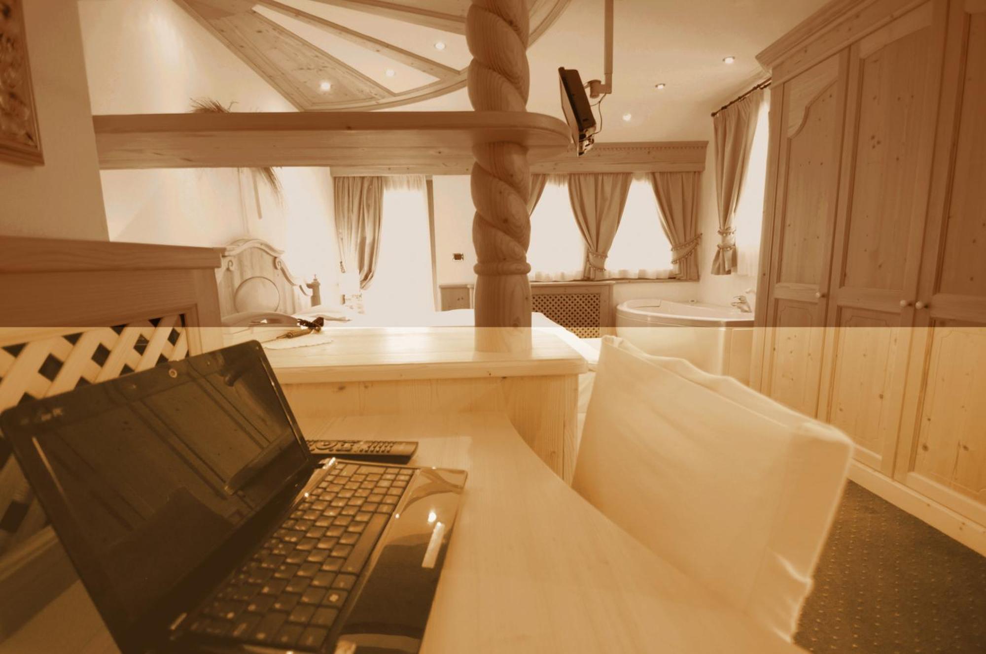 Hotel Al Forte Arabba Exteriör bild