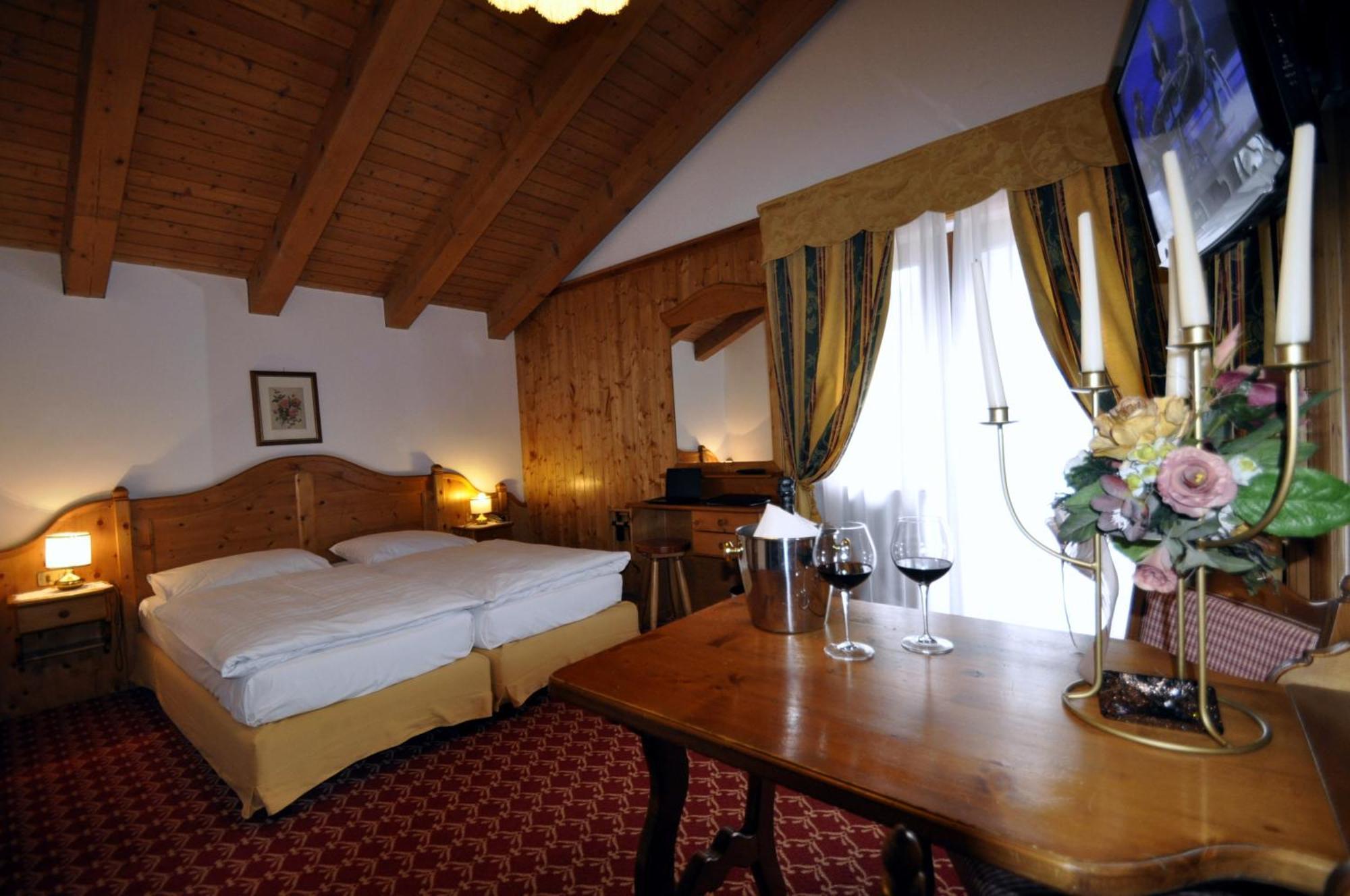 Hotel Al Forte Arabba Exteriör bild