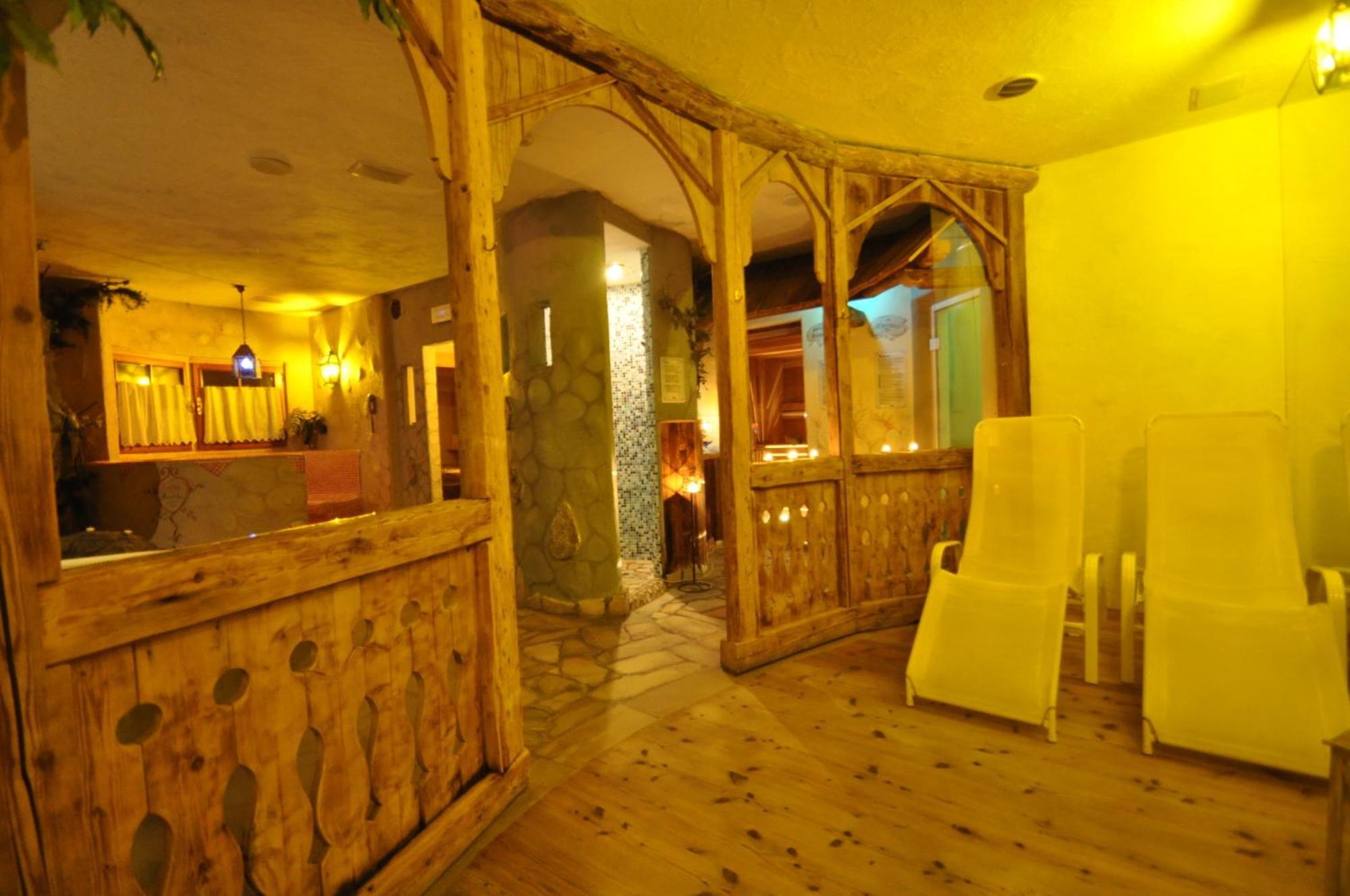 Hotel Al Forte Arabba Exteriör bild